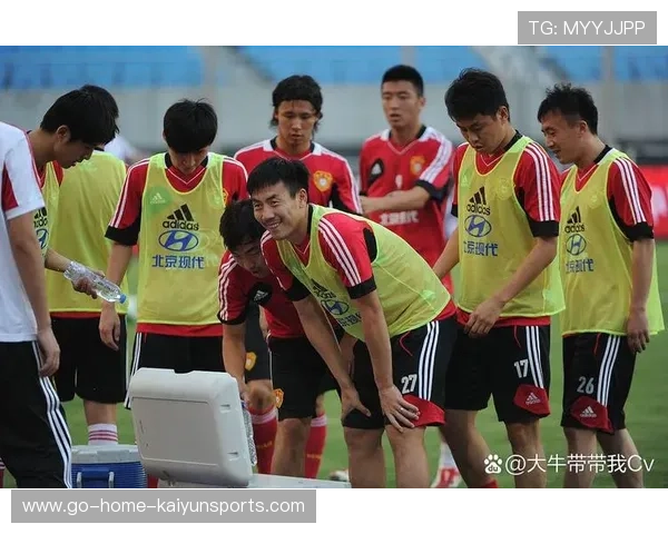 山东泰山的一记远传差点送出直接进球机会